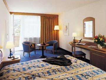 Le Petit Cervin Hotell Zermatt Exteriör bild A typical room at the Hotel de la Tour